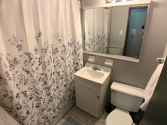 5th image of 335 E 33rd St #4F