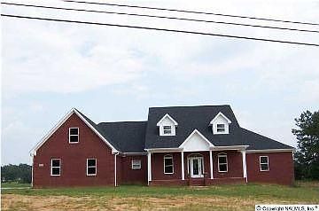 2nd image of 455 NE Thompson Rd