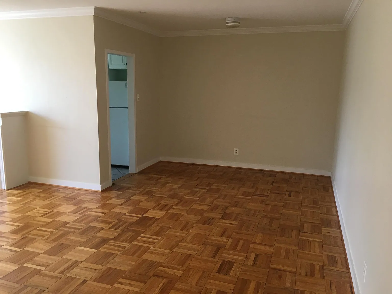 2 bed, 950 sqft, $2,600 — Photo 3