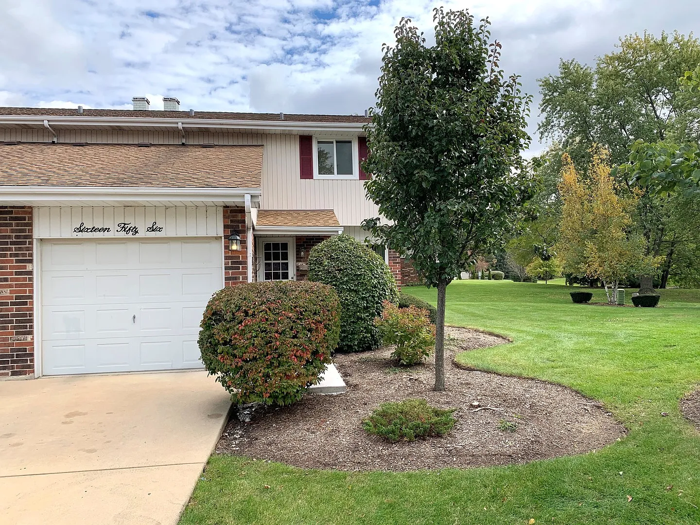 1656 Castbourne Ct photo 1