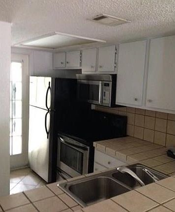 5th image of 2104 Cullen Ave APT 110