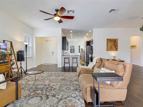 5th image of 2831 Sunbury Dr