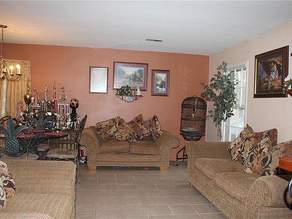 4th image of 513 Alder St