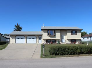 520 Bluebird Dr, Box Elder, SD 57719