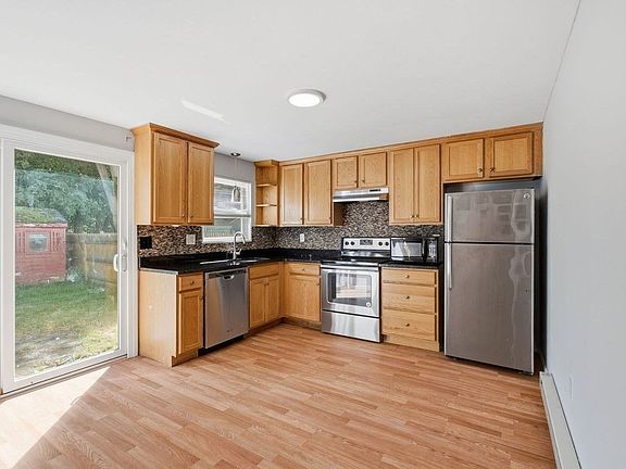 5th image of 17 Orchard Ave #L
