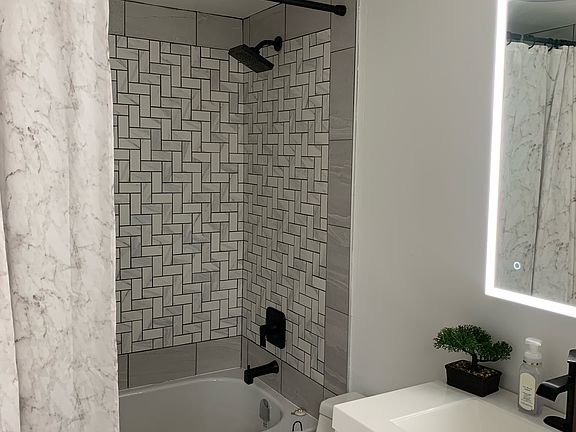 master bedroom has a ensuite bathroom (shower & bath)