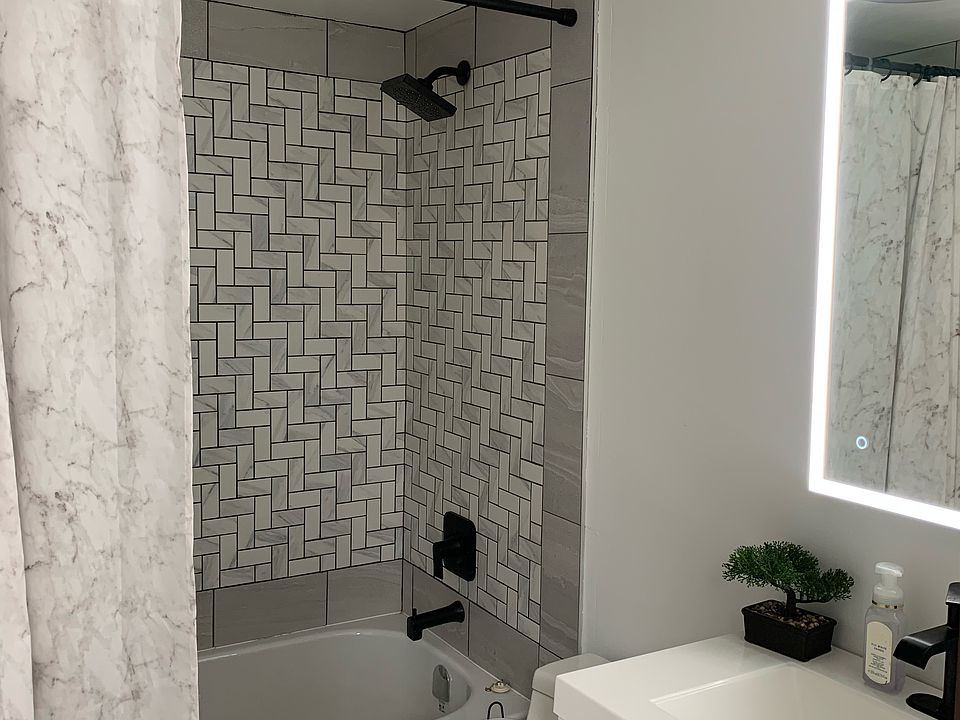 master bedroom has a ensuite bathroom (shower & bath)
