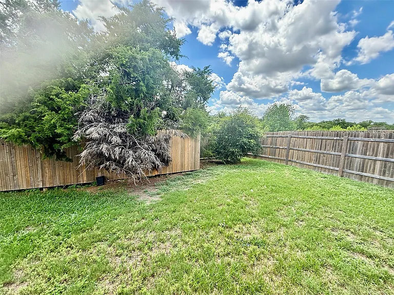 1905 Alamo Heights Ave — Photo 21