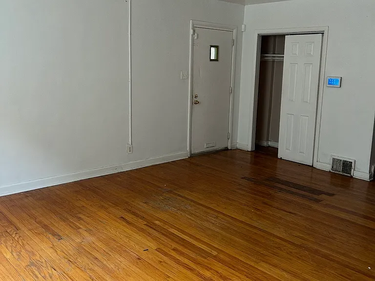 151 W Penn St — Photo 18