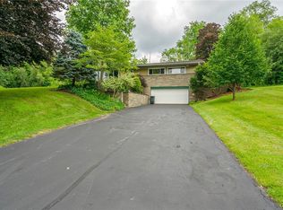 5170 Brockway Ln, Fayetteville, NY 13066