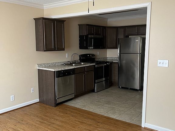 3rd image of 1602 Campbell St #1