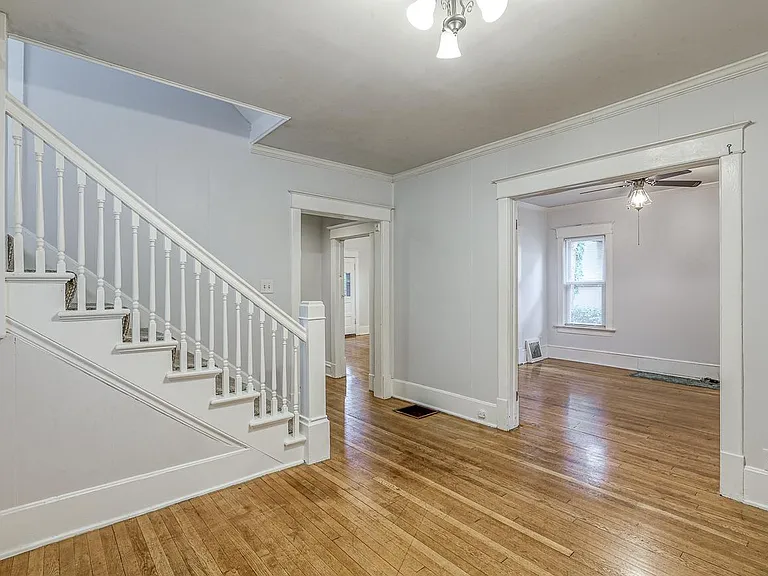 4333 Charlotte St — Photo 15