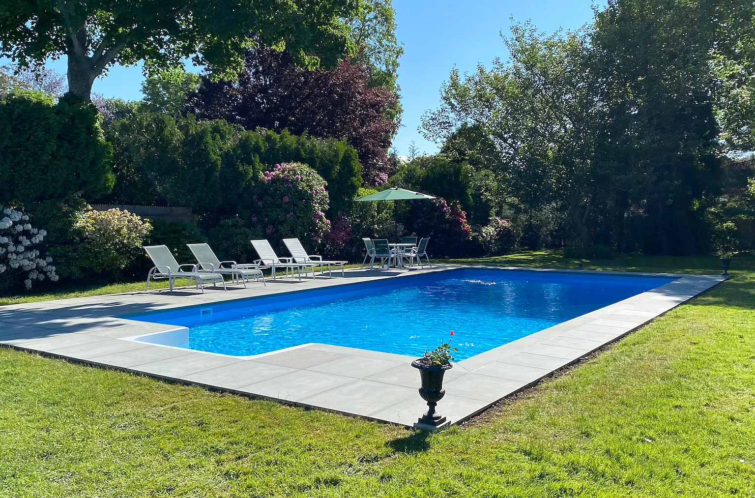 3 Bed Cozy Summer Rental in the Village — Photo 2