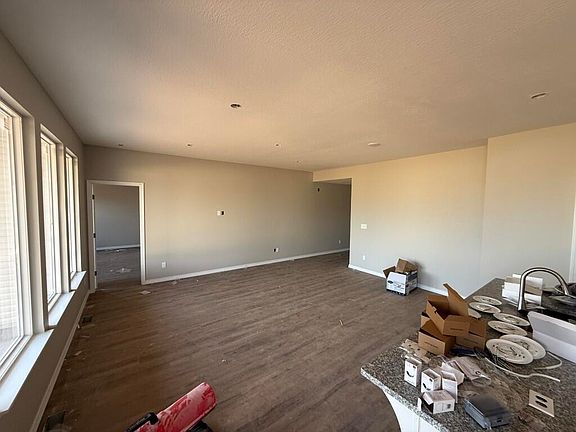 3rd image of 550 Columbine Street