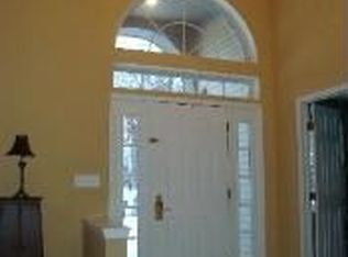 711 Saddlewood Dr, Wauconda, IL 60084