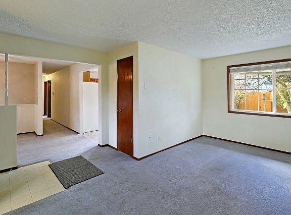 5th image of 22406 62nd Ave W