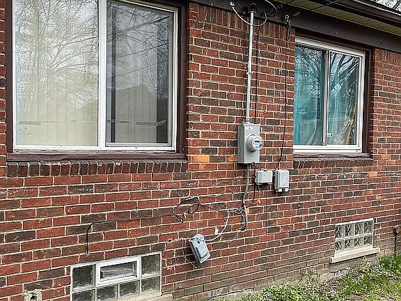 4th image of 16801 Blackstone St