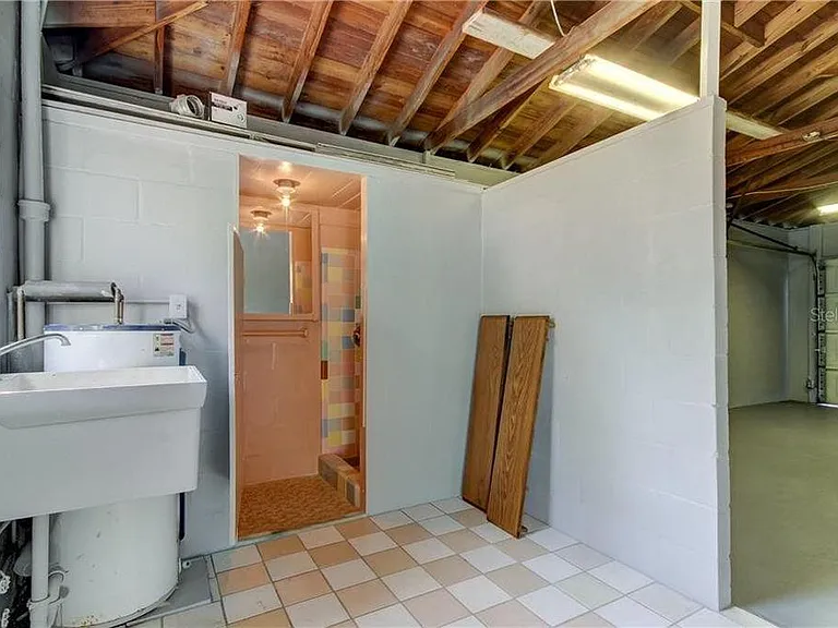 401 S Orion Ave — Photo 21