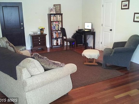 4th image of 820 S Washington St APT B125