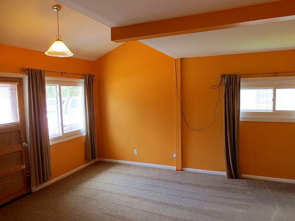 3rd image of 1619 Ord St