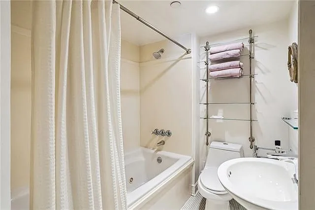 1107 S Peters St #101 — Photo 26