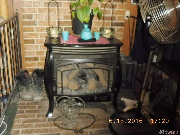 3rd image of 8410 144th St NW