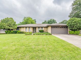 5702 Arbor Valley Dr, Arlington, TX 76016