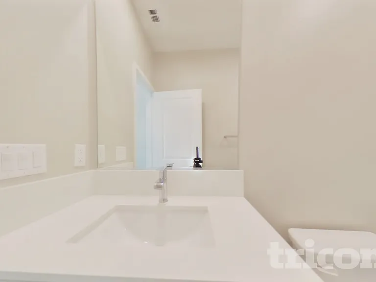 611 W Citron St #2 — Photo 13