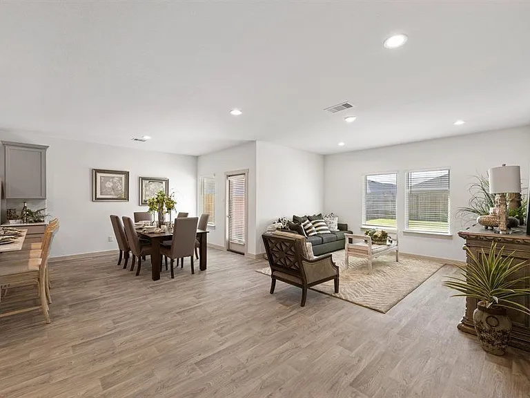 7214 Sunset Creek Dr — Photo 4