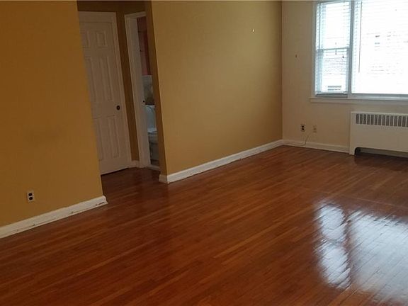 3rd image of 43.5 Carpenter Ave #D