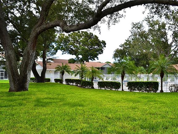 4th image of 1485 Oakhill Dr #101