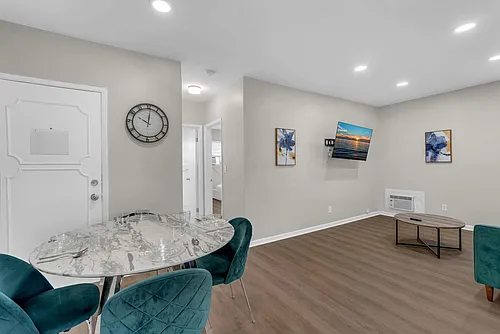 10004 E Bay Harbor Dr Photo 1