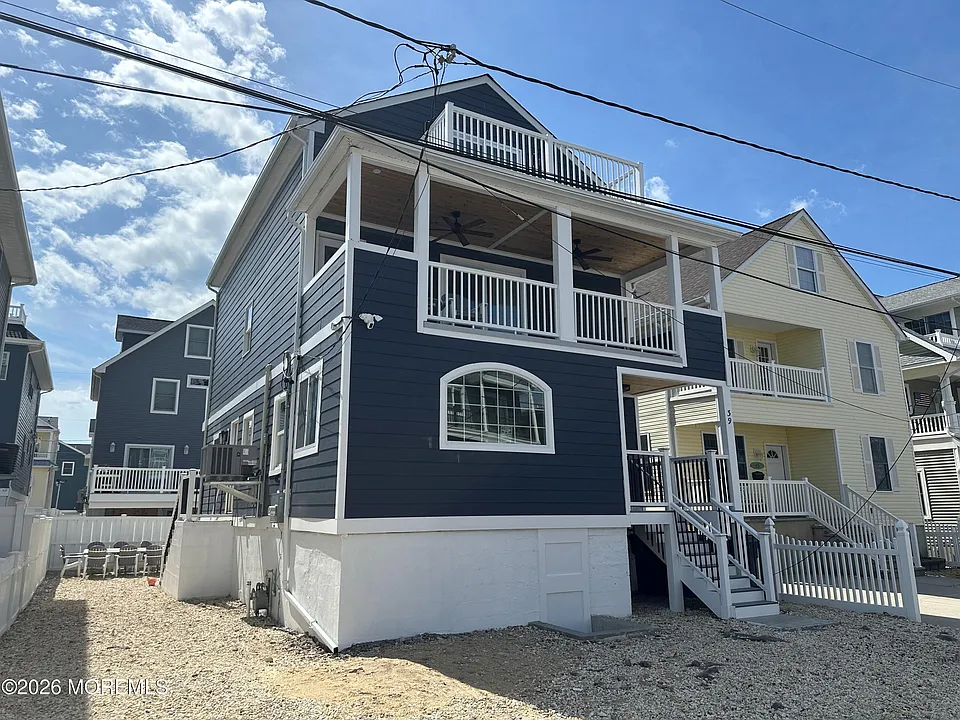 39 Coolidge Ave