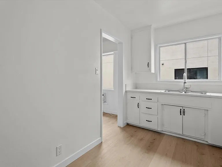 6242 Beck Ave #5 — Photo 4