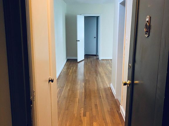 3rd image of 3051 Idaho Ave NW APT 300