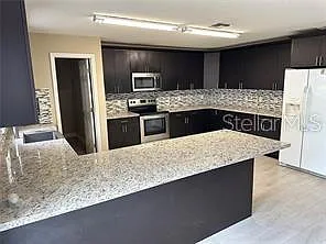 759 Clifton Hills St — Photo 4