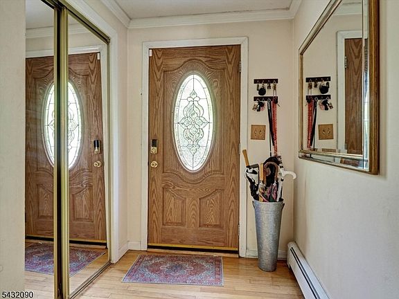5th image of 144 Lake St
