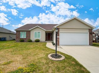 15223 Towne Park Run, Huntertown, IN 46748