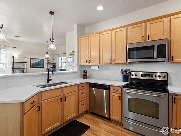 5th image of 2433 Owens Ave #104