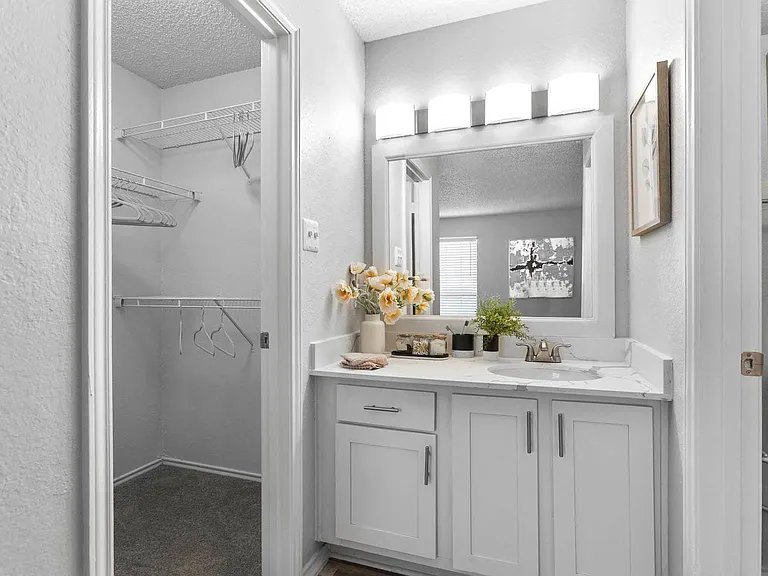 600 Legacy Dr — Photo 7