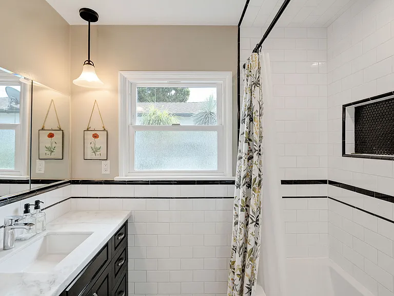 13422 Isis Ave — Photo 9