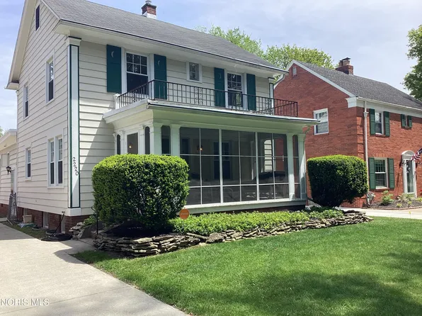 2220 Pemberton Dr, Toledo, OH 43606