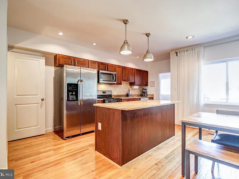 1612 Q St SE — Photo 6