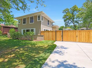 1247 Sherwood Rd, Glenview, IL 60025