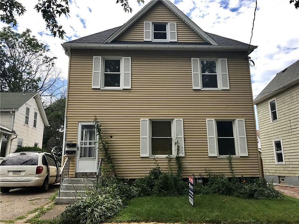 2nd image of 208 Plum St