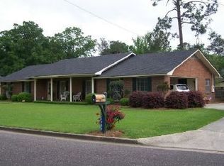 1909 Ridgewood Dr, Columbia, MS 39429
