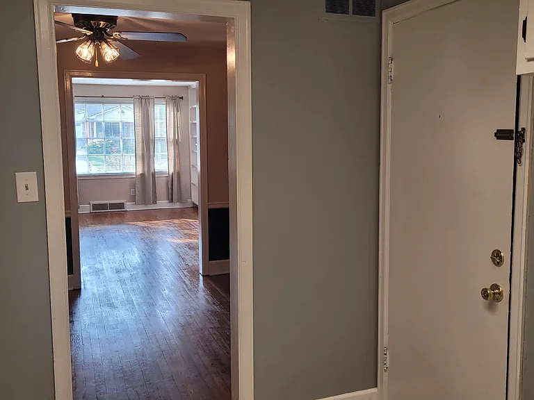 Taylor Dr — Photo 11