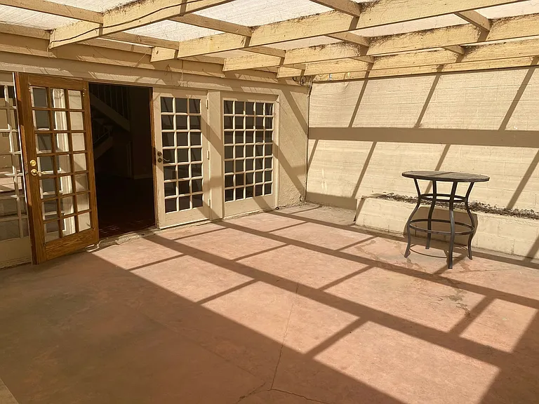 3016 El Camino Ave — Photo 11
