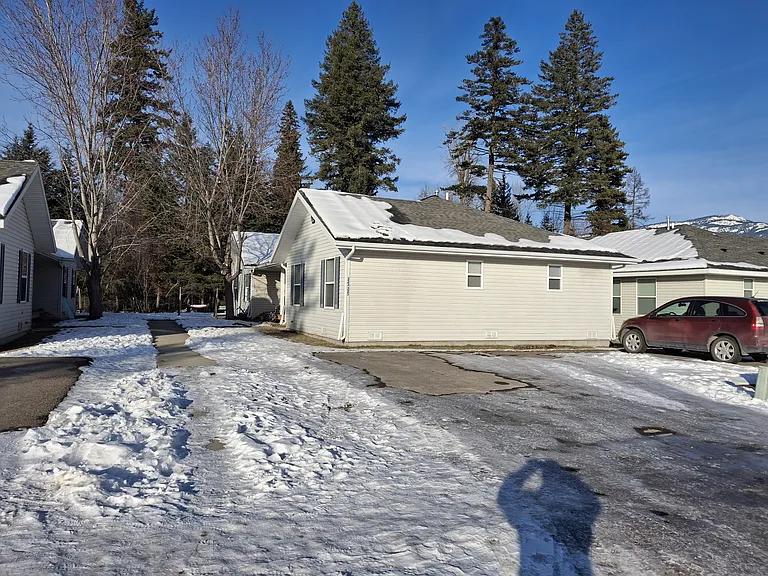 323 Bills Ln — Photo 12