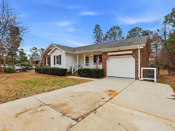 3rd image of 209 Elmhurst Road